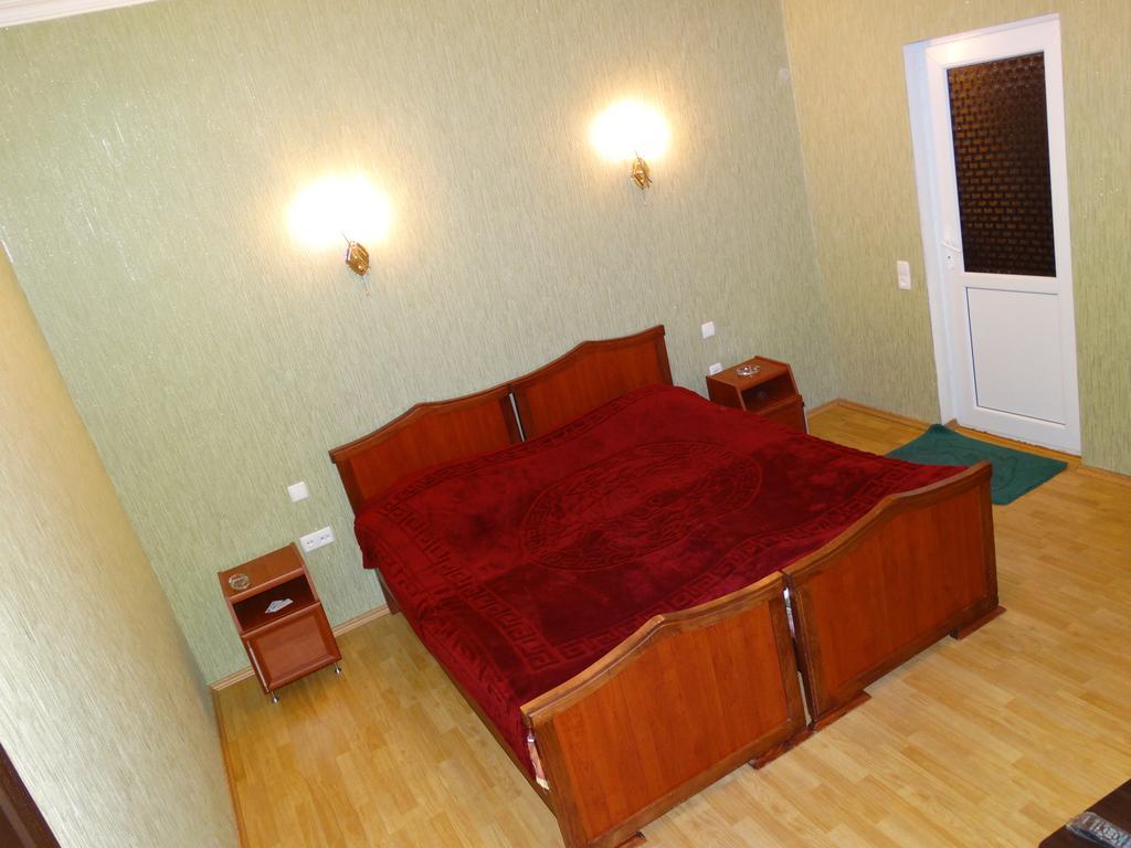 Hotel Sano Kutaissi Zimmer foto