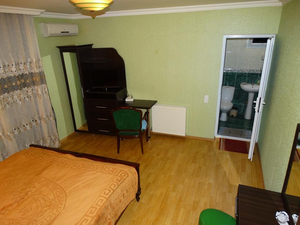 Hotel Sano Kutaissi Zimmer foto